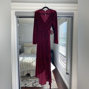 NWT Baltic Born Ribbed Velvet Wrap Dress - Burgundy/Merlot color - Large